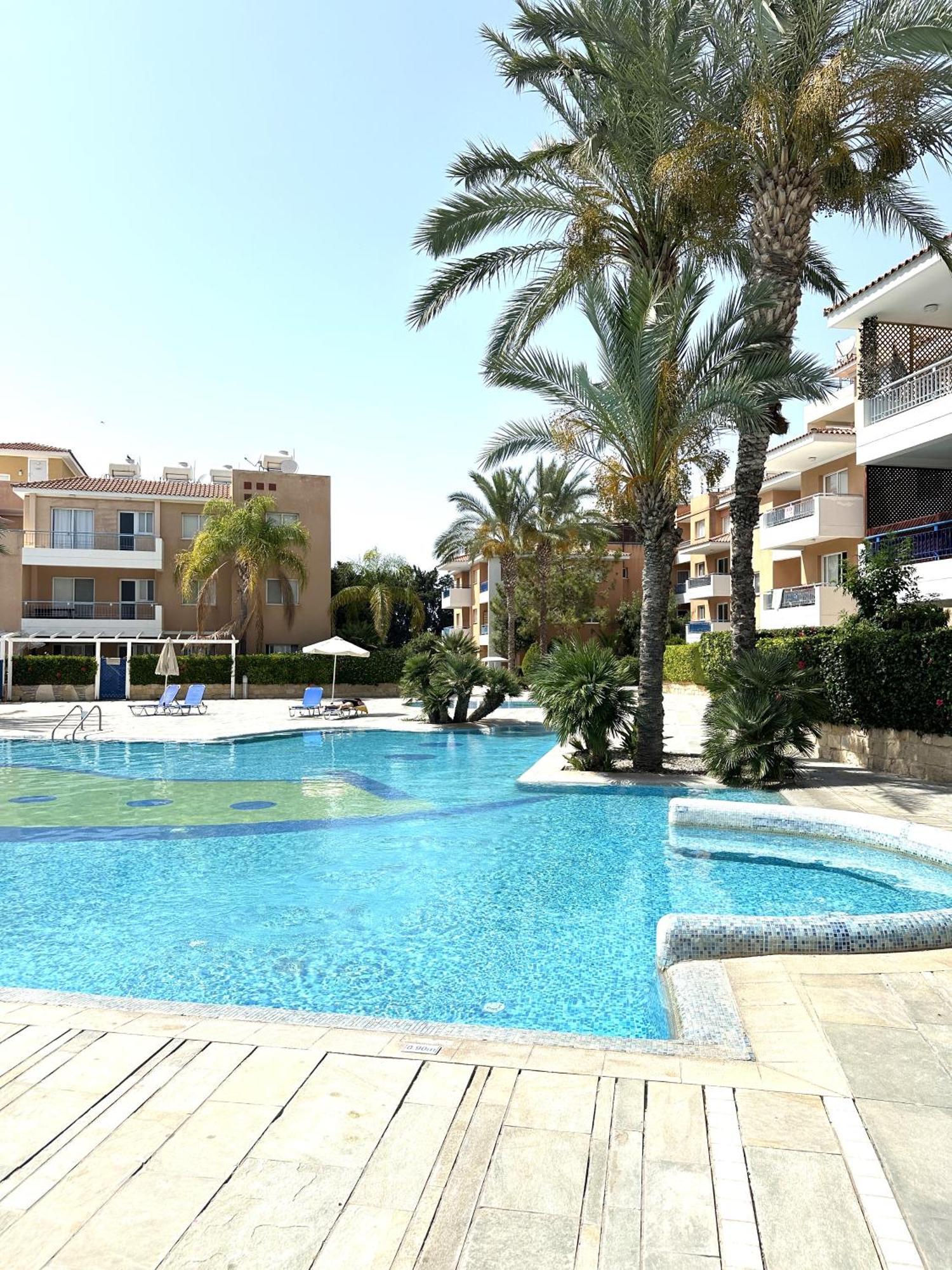 H&O Golden Sun Suite Paphos 外观 照片