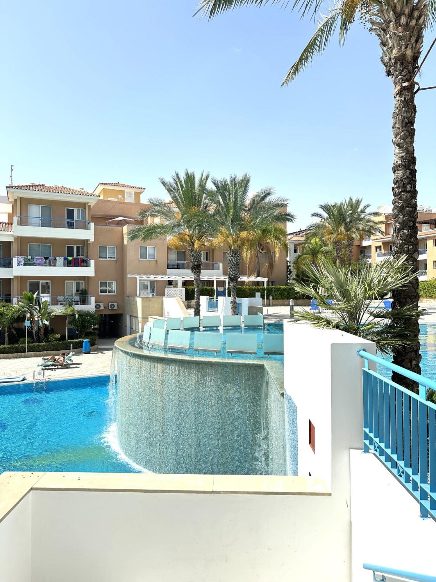 H&O Golden Sun Suite Paphos 外观 照片