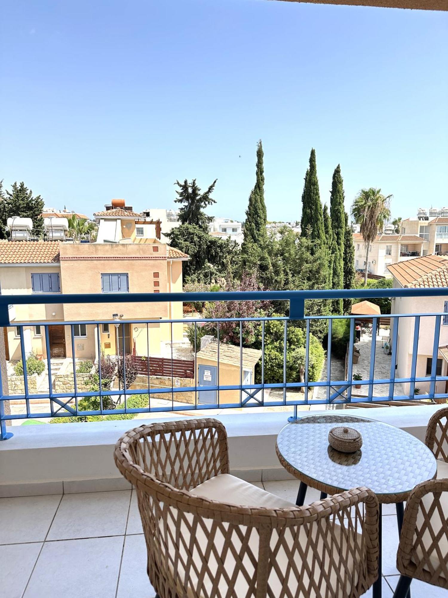 H&O Golden Sun Suite Paphos 外观 照片