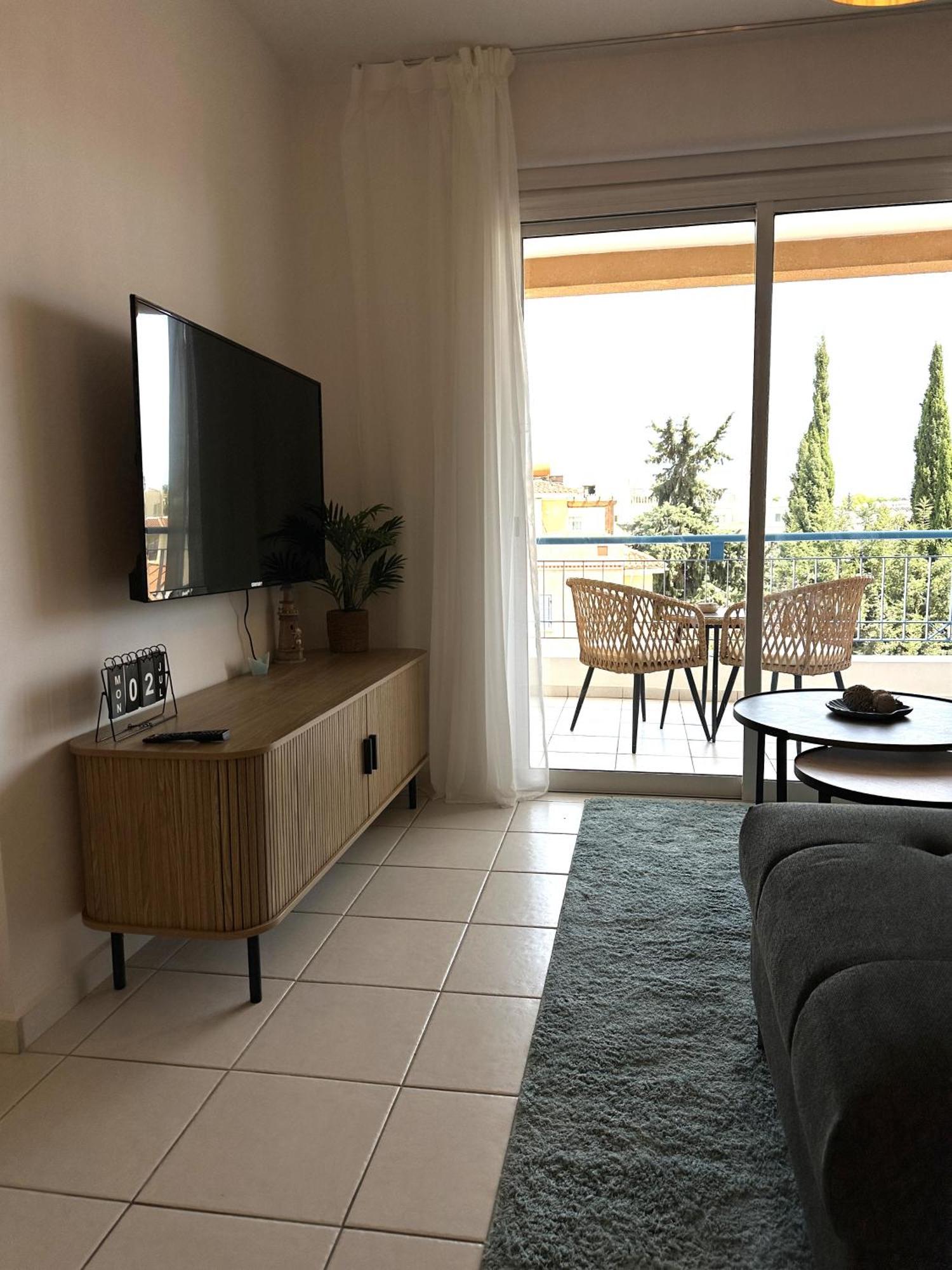 H&O Golden Sun Suite Paphos 外观 照片
