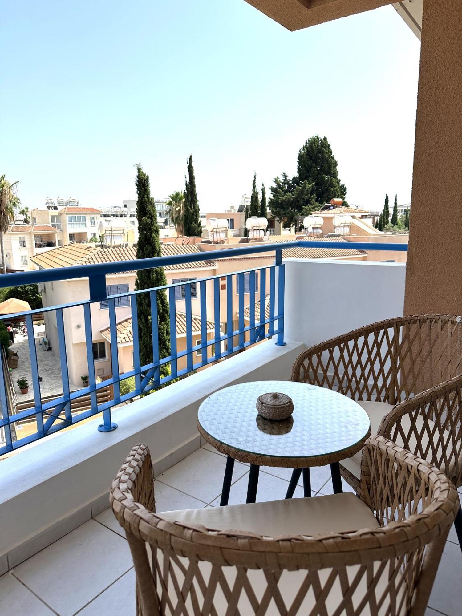 H&O Golden Sun Suite Paphos 外观 照片