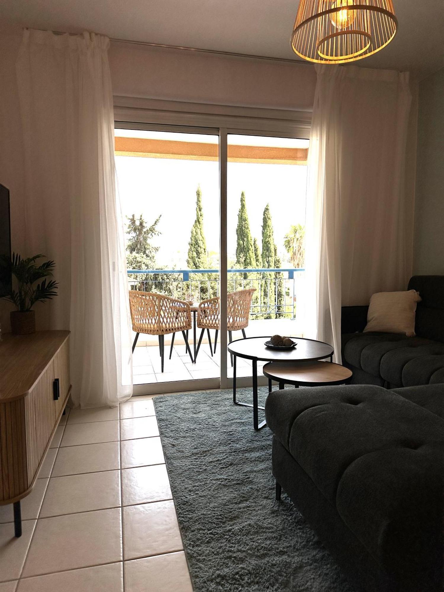 H&O Golden Sun Suite Paphos 外观 照片