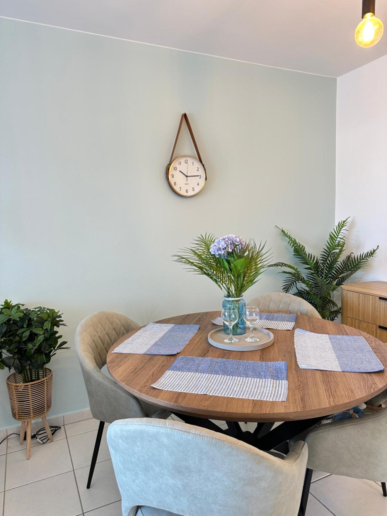 H&O Golden Sun Suite Paphos 外观 照片