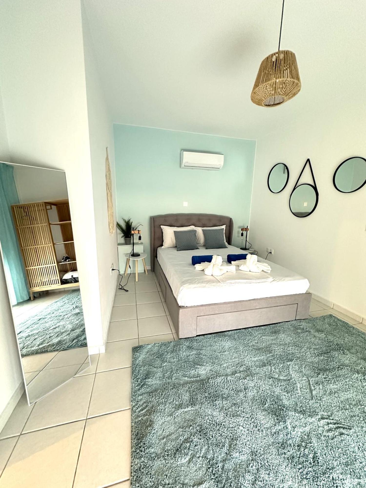 H&O Golden Sun Suite Paphos 外观 照片